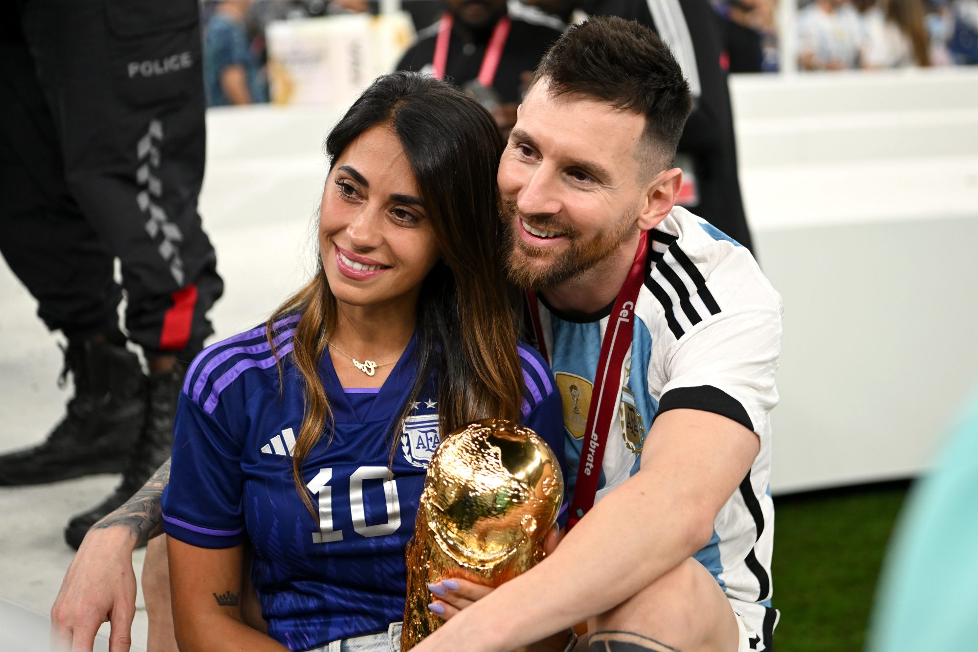 Messi và vợ
